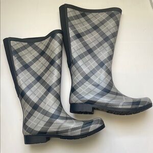 Chooka Gray Plaid Women's Rain Boots